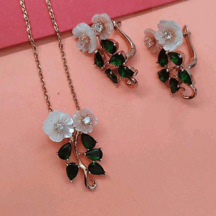 Rose Gold MOP Flower With Green Pendant Set